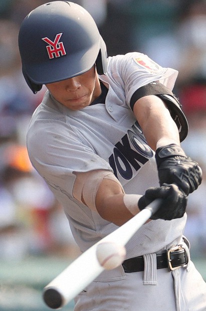 束になった2年生中心の横浜 わずか4安打で快勝 夏の甲子園 | 毎日新聞