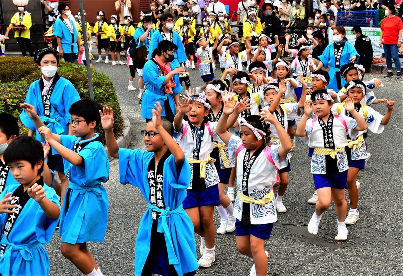 やっさ、やっさ」と息合わせ 3年ぶり三原やっさ祭り開幕 広島 | 毎日新聞
