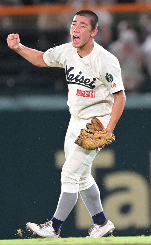 チームを救った起死回生の美技 長崎・海星 夏の甲子園 | 毎日新聞 チームを救った起死回生の美技 長崎・海星 夏の甲子園 | 毎日新聞