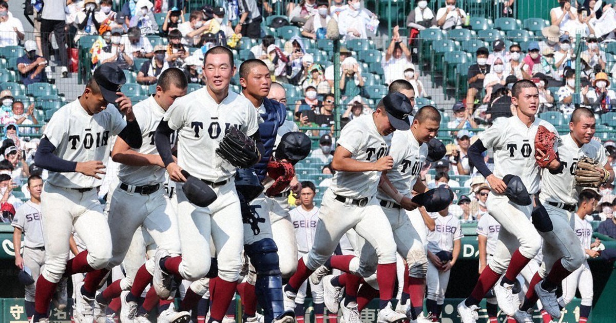 甲子園　校名入りペナント　計15枚　大阪桐蔭高校ほか 甲子園の勝利数番付〉大阪桐蔭が近づく“平成デビュー初快挙