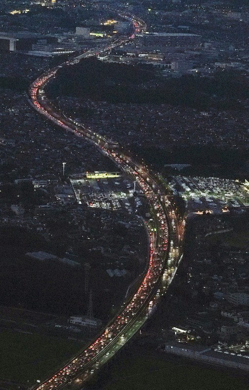 渋滞 再び お盆のuターンピーク 毎日新聞