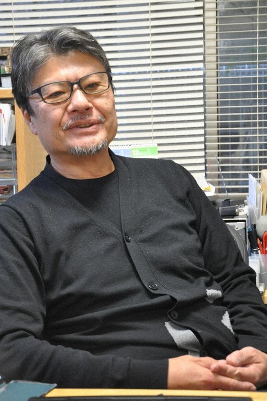 40年以上のアフガニスタン取材経験を元にした自著「タリバンの眼」について語る佐藤和孝さん=東京都杉並区で、春増翔太撮影