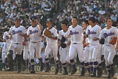 全国高校野球 明秀日立、出し切った スタンド、大きな拍手 ／茨城