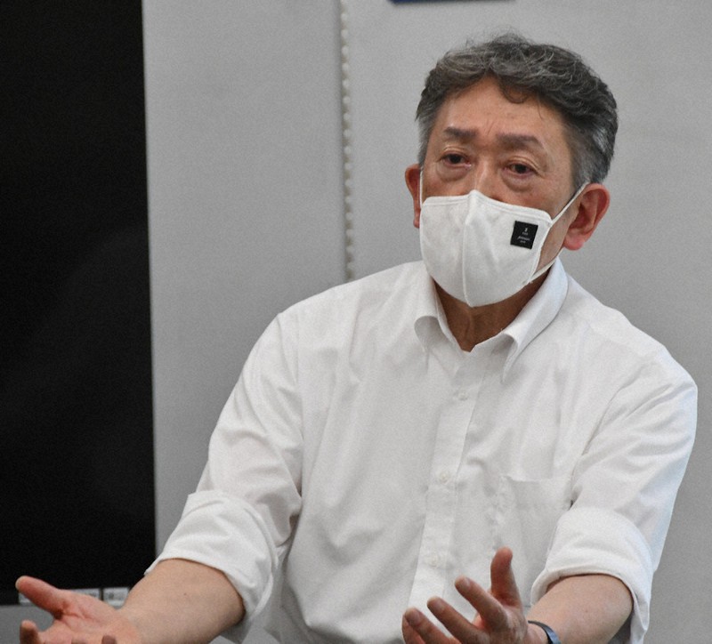 フォーラムに参加する常世田良副会長=京都府舞鶴市役所で、塩田敏夫撮影