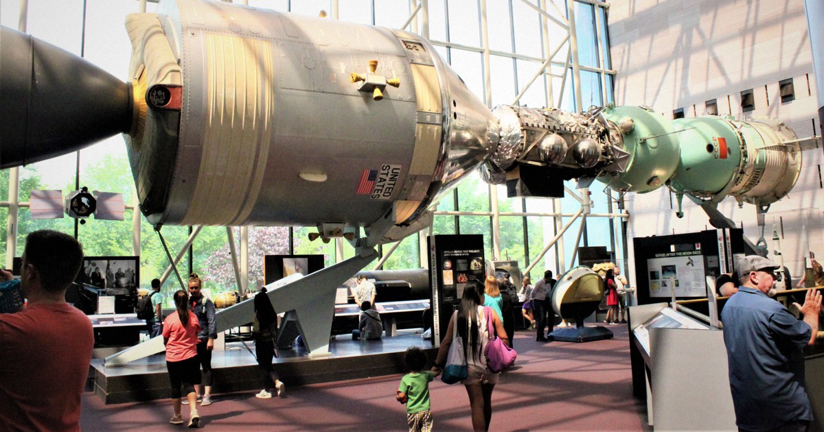 アポロとソユーズ : 米ソ宇宙飛行士が明かした開発レースの真実 アポロとソユーズ : 米ソ宇宙飛行士が明かした開発レースの真実