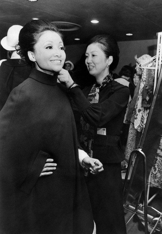【中古】森英恵 1960‐1989 シッキシック 森英恵 重箱｜Yahoo!フリマ（旧PayPayフリマ）