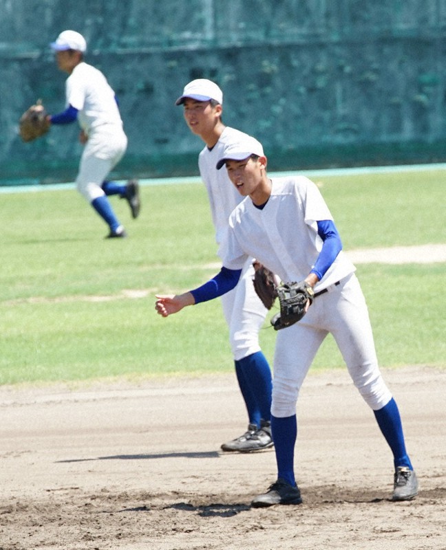 下関国際　野球部Vジャン　甲子園　高校 山口の誇り」夏の甲子園準Vの下関国際、地元でねぎらいの声 | 毎日新聞
