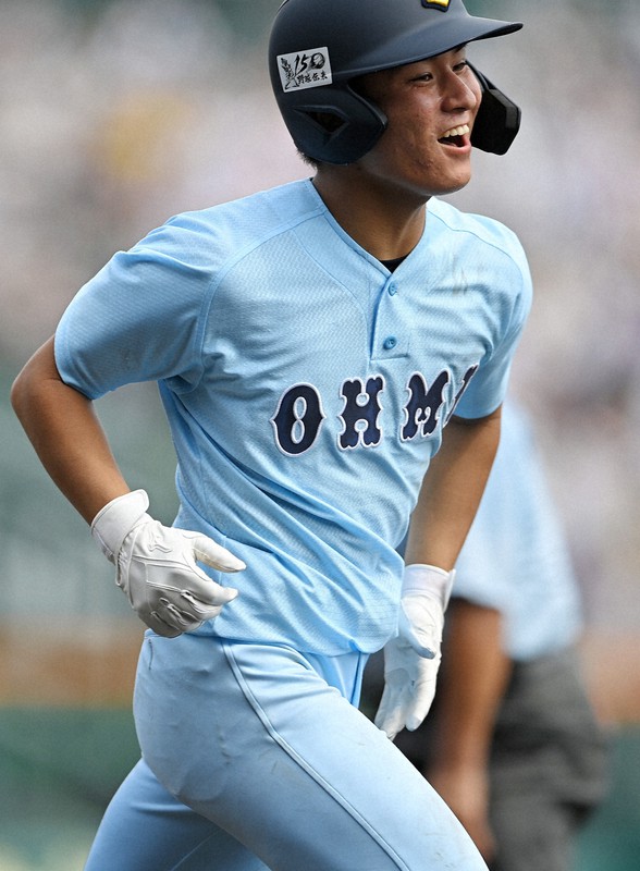 離脱→再登録の近江・横田が準決勝に途中出場 夏の甲子園 | 毎日新聞
