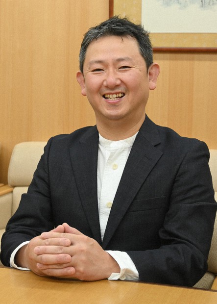 会いたい・聞かせて：さびの質感、陶器に表現 真岡の陶芸家 井口大輔