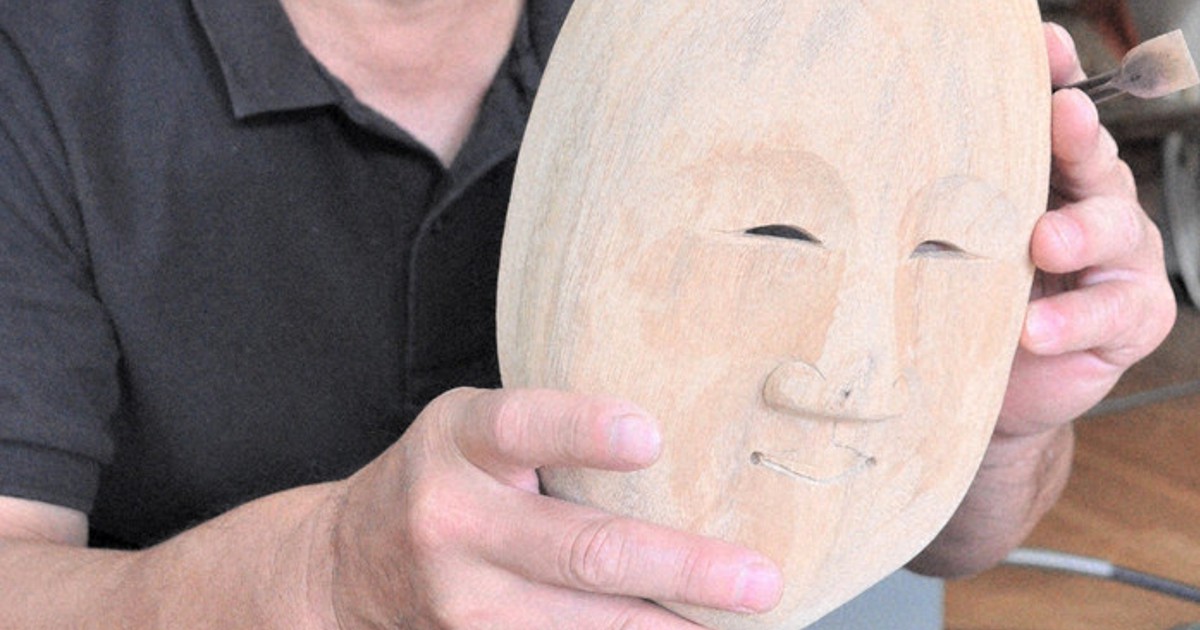 ひと探訪：伝統工芸品の神楽面彫り師 工藤浩章さん（60）＝高千穂町
