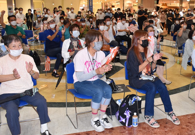 山口の誇り」夏の甲子園準Vの下関国際、地元でねぎらいの声 | 毎日新聞