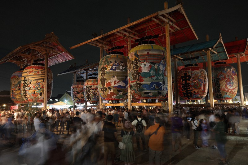 夜空に映える巨大な時代絵巻 愛知「三河一色大提灯まつり」 [写真特集1