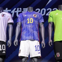 サッカー日本代表、新ユニホーム発表 コンセプトは「ORIGAMI
