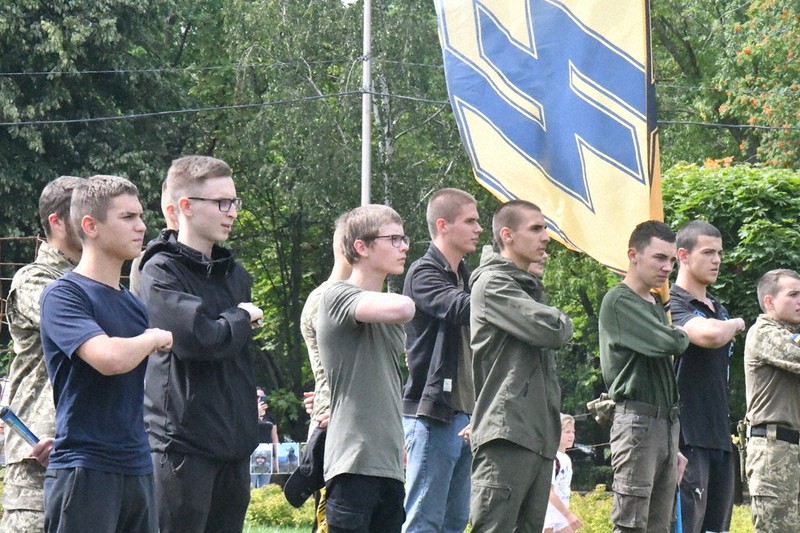 ウクライナ侵攻・半年：「私」たちの戦争 アゾフ大隊、光と影