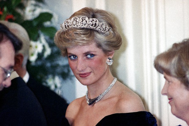 Diana's death stunned the world -- and changed the royals - The