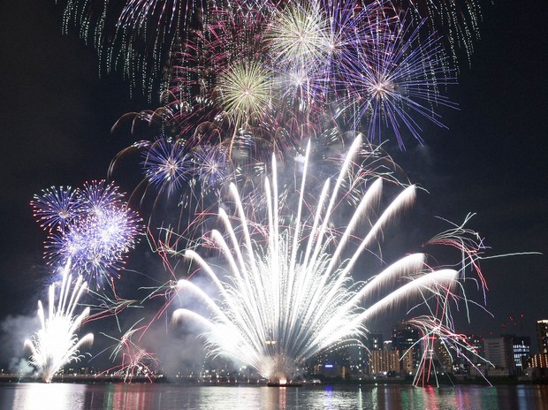 Giant fireworks blossom in Osaka night sky after 3-yr COVID