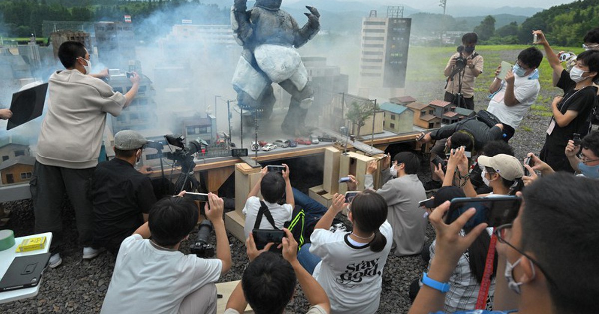 In Photos Students get handson special effects filmmaking experience