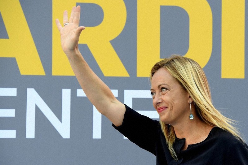 質問なるほドリ イタリア初の女性首相が生まれるの 右派メローニ氏意欲 ファシズムに警戒感も 回答 久野華代 毎日新聞