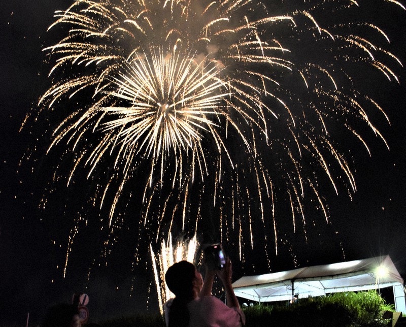 復活の大輪 福井フェニックス花火 福井 毎日新聞 復活の大輪 福井フェニックス花火 福井 毎日新聞