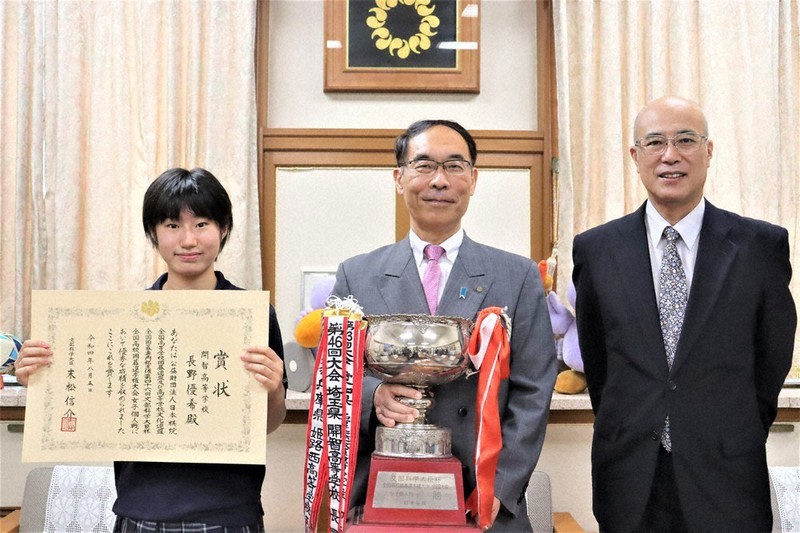 全国高校囲碁選手権・女子個人戦 長野さん県勢初優勝 知事表敬 ／埼玉