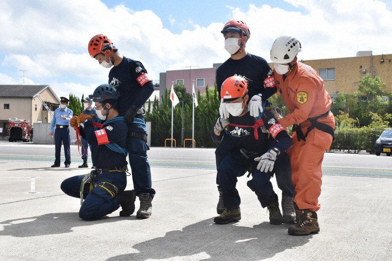 夢は山岳救助隊 01-scaled.jpg