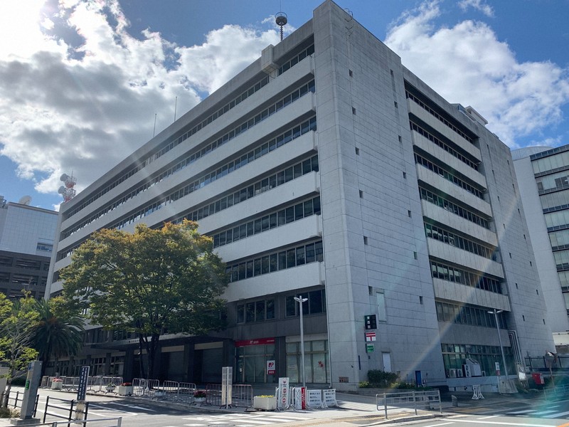 大阪府教育庁が入る大阪府庁別館=大阪市中央区で、曽根田和久撮影