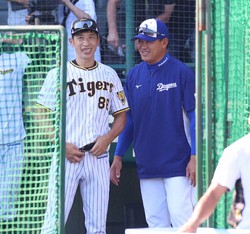 引退の中日 福留 甲子園で矢野監督や元チームメートにあいさつ 阪神時代の登場曲が流れる粋な計らいも スポニチ