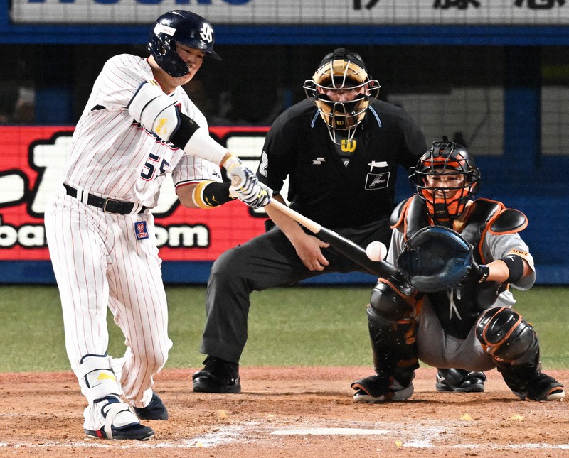 プロ野球 ヤクルト－巨人戦 ヤクルト・村上宗隆 55号本塁打 [写真特集1