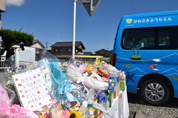 3歳児死亡事故で、設けられた献花台＝2022年9月、丘絢太撮影