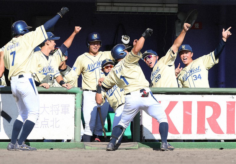 社会人野球日本選手権 近畿最終予選 Ntt西 本大会へ 10大会連続 平良が2打席連続アーチ 大阪 毎日新聞 社会人野球日本選手権 近畿最終予選 Ntt西 本大会へ 10大会連続 平良が2打席連続アーチ 大阪 毎日新聞