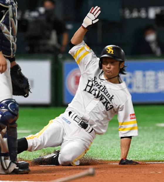 ソフトバンク明石健志が現役引退 プロ19年目、最後のダイエー野手