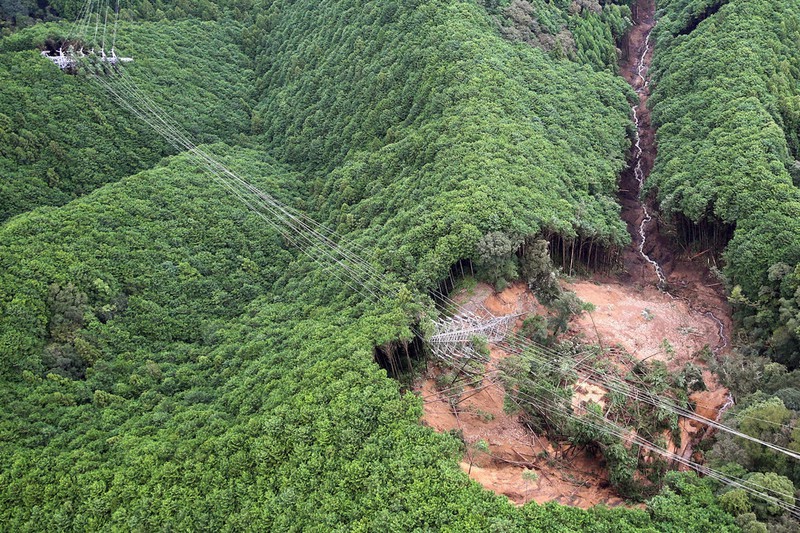 台風15号 停電に断水、県都打撃 交通網寸断で足止め ／静岡 | 毎日新聞