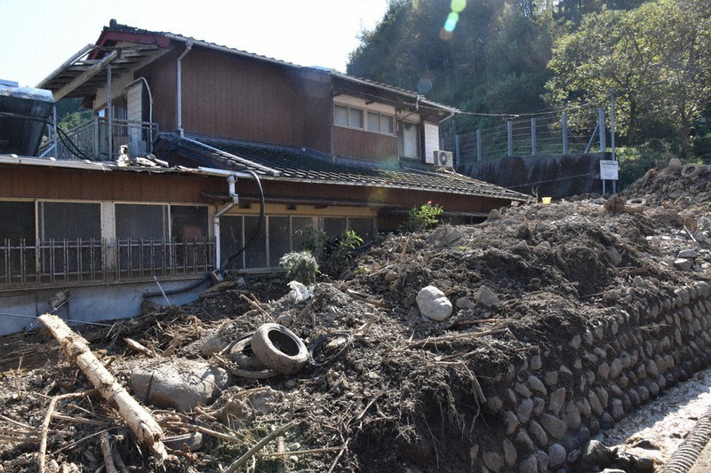 台風15号被害 山間部、足りない支援 土砂山積、2次災害に不安 静岡