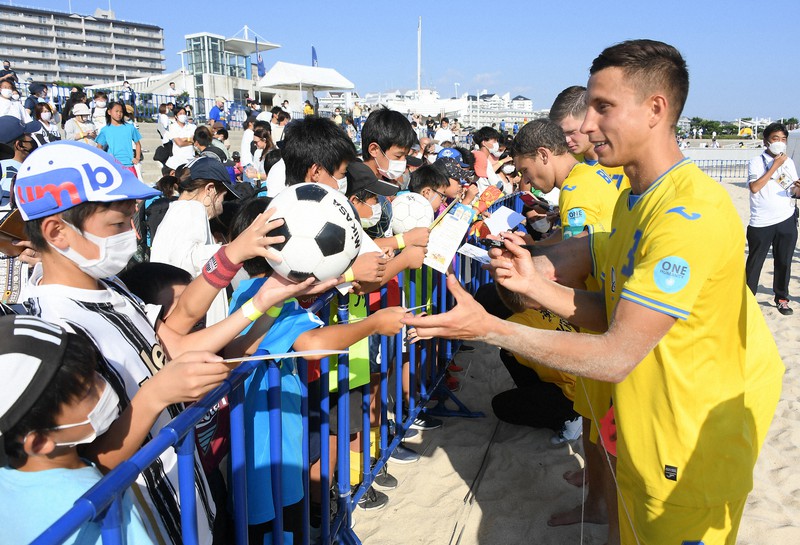 明石市でビーチサッカー親善試合 日本 ウクライナ 写真特集1 10 毎日新聞