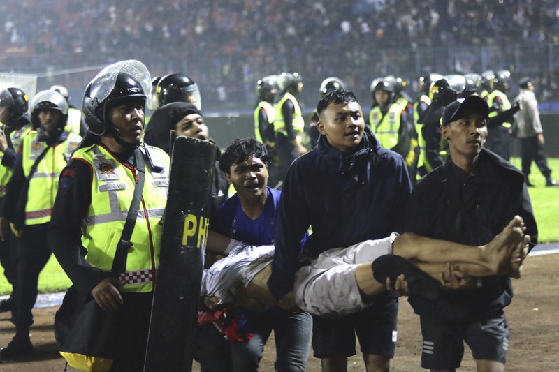 サポーターの暴動 繰り返されるサッカー界 318人死亡ケースも 毎日新聞