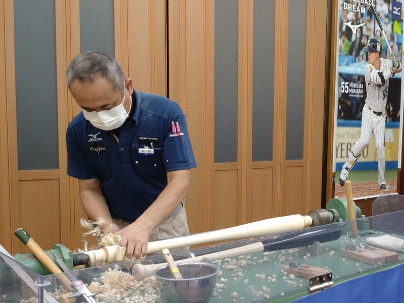 1年目からバット職人に語っていた「こだわり」 村上宗隆56号