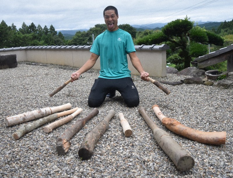 こん棒 令和の癒やし 振りかざして快感 握れば温かみ | 毎日新聞