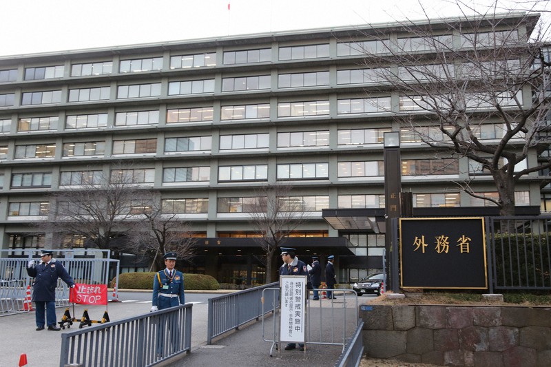 外務省=東京都千代田区で、山本晋撮影