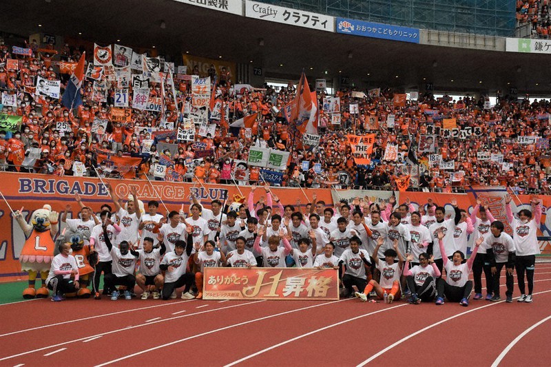 サッカー J2 アルビレックス、6季ぶり昇格 J1再び、歓喜の波