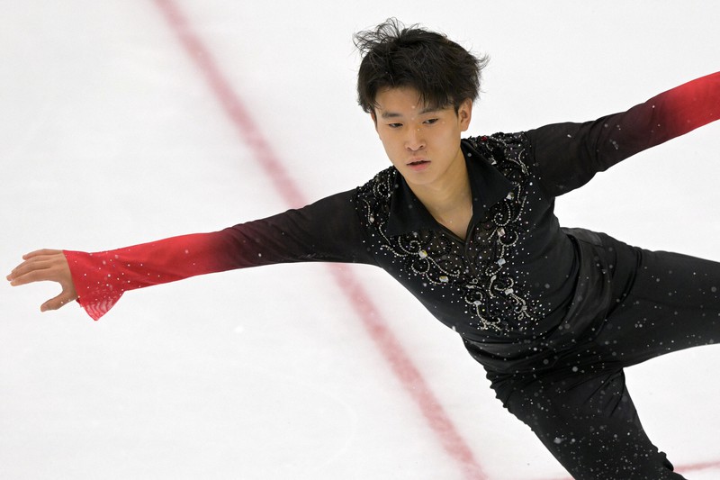 フィギュアスケート近畿選手権の男子SPで演技する本田ルーカス剛史=兵庫県尼崎市で2022年10月9日、大西岳彦撮影