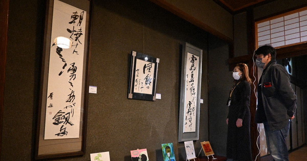 酒蔵でアート堪能 書や絵画など50点 富山 滑川 富山 毎日新聞