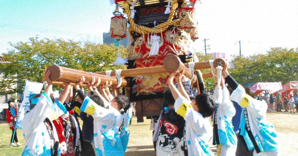 布団太鼓景気よく 3年ぶり明石市内巡行 ／兵庫 | 毎日新聞