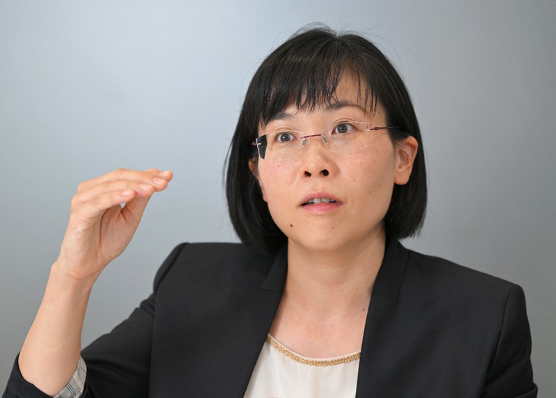 教育社会学者の森いづみさんは、子どもの変化を追跡した大規模調査を基に、中学受験の効果などの検証を試みた=横浜市港北区で2022年10月13日、手塚耕一郎撮影