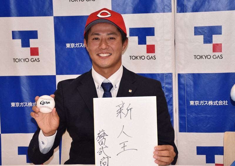 プロ野球・ドラフト会議で広島から3位指名を受けた東京ガス・益田武尚投手=東京都内で2022年10月20日午後7時37分、円谷美晶撮影