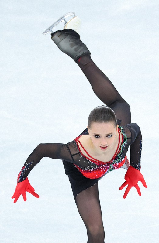 【北京冬季五輪】女子フリーで演技するROCのカミラ・ワリエワ=北京・首都体育館で2022年2月17日、猪飼健史撮影