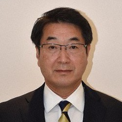 中原八一氏
