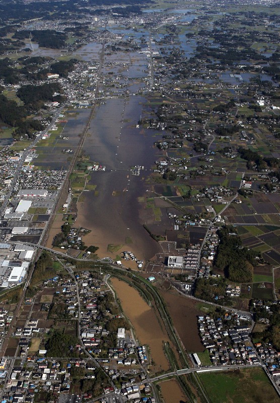2019年の豪雨では、河川の氾濫によって広範囲が冠水した=千葉県茂原市で2019年10月26日午前9時41分、本社ヘリから喜屋武真之介撮影