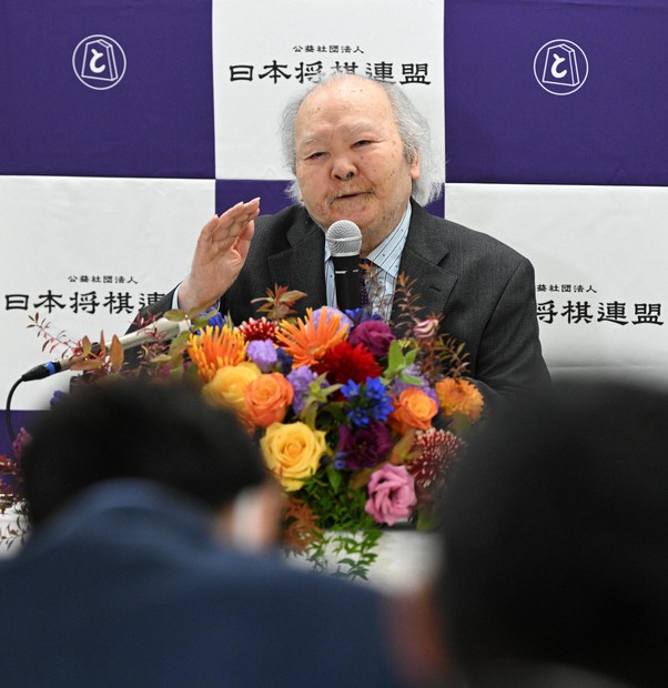 文化功労者の加藤一二三さん「誠に感激の至り」 笑顔あふれ | 毎日新聞