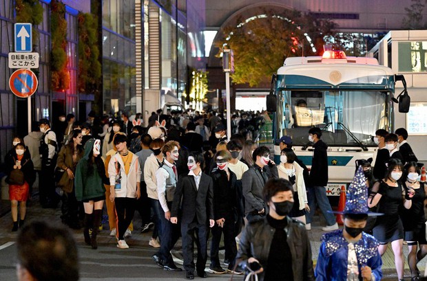 In Photos: Shibuya, Osaka, Fukuoka crowded with Halloween