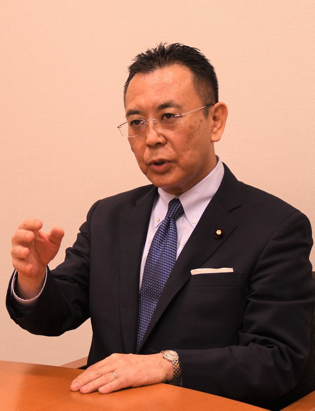 取材に応じる公明党東京都本部の高木陽介代表=東京都千代田区永田町の衆院第2議員会館で2021年5月21日午後4時48分、黒川晋史撮影